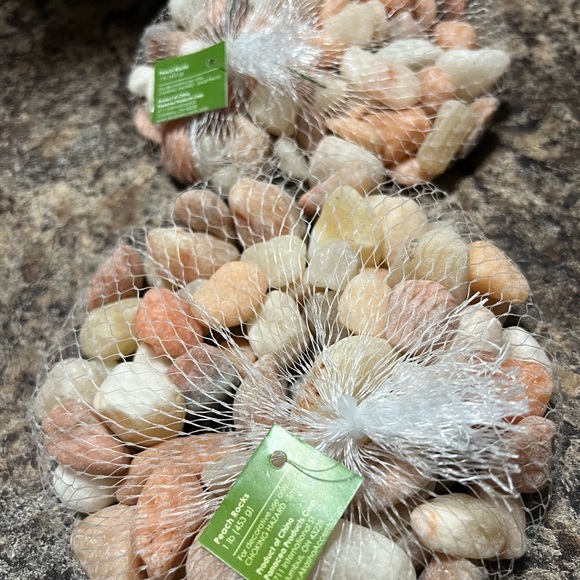 Parchment pebble, cactus & succulent topsoil, dressing. - Picture 3 of 7